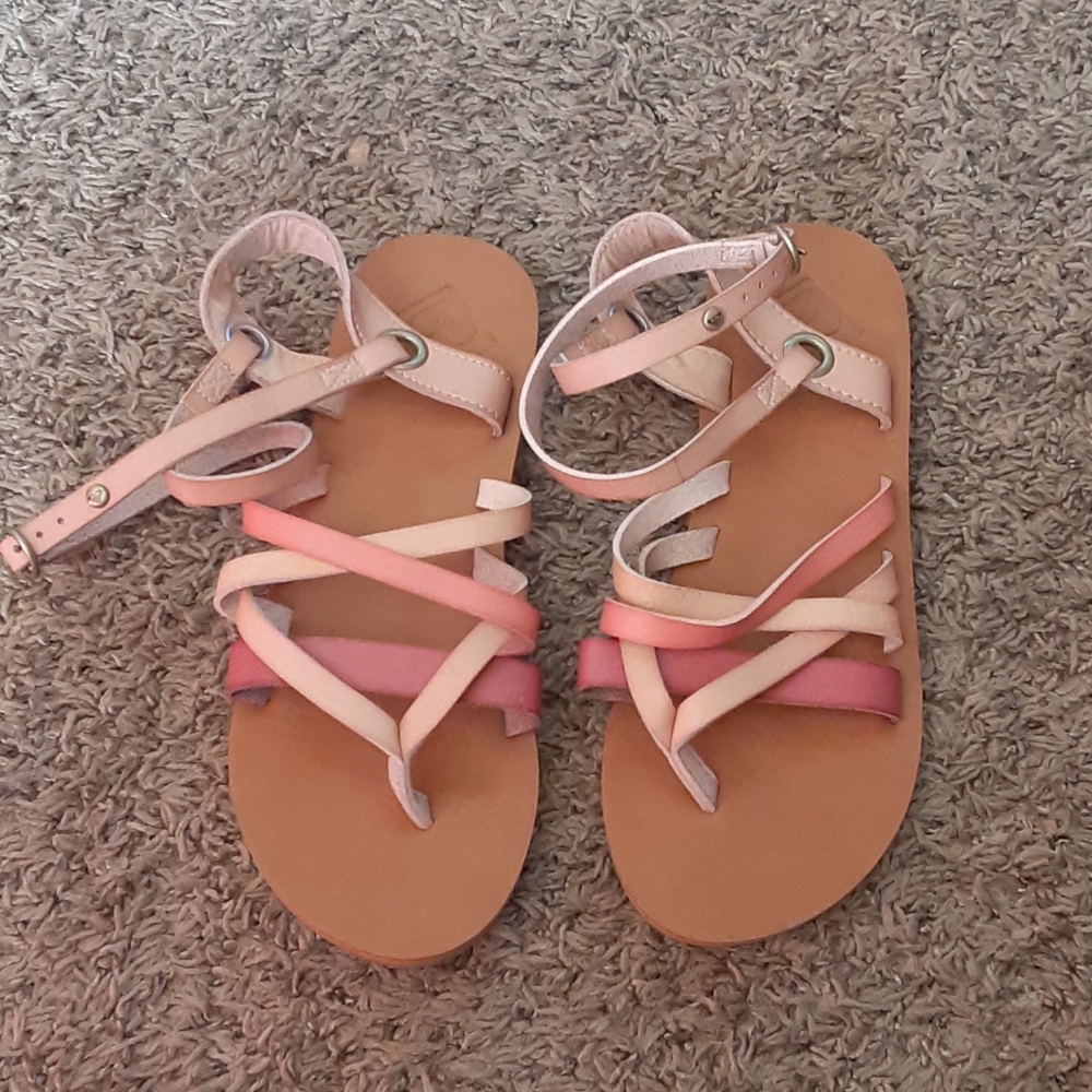 Roxy sandals
